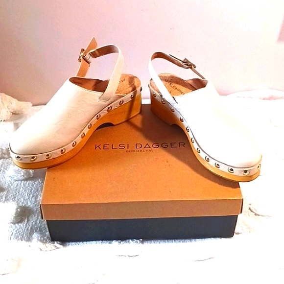 Stunning!  Kelsi Dagger Brooklyn Studded Clogs 9.5 ⚜️ Gorgeous! 👑 - Picture 4 of 12